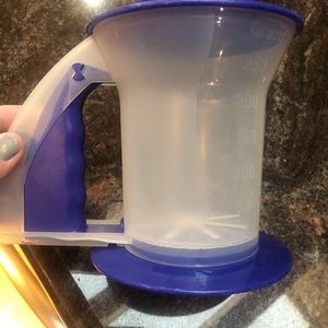 Tupperware sifter